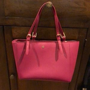 Tory Burch Handbag - like new condition.